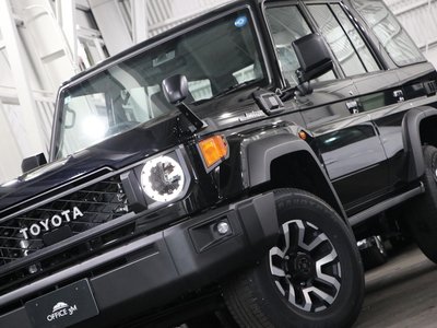 2025 Toyota LAND CRUISER 70 thumbnail 70