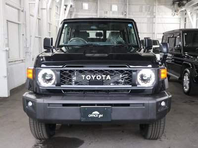 2025 Toyota LAND CRUISER 70 photo 3
