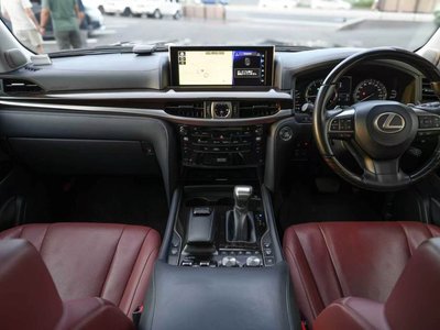 2018 Lexus LX thumbnail 28
