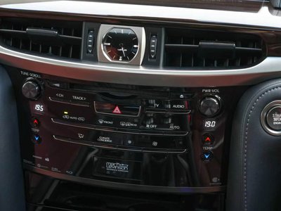 2018 Lexus LX thumbnail 39
