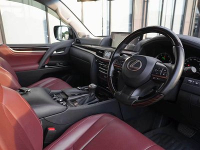 2018 Lexus LX thumbnail 27
