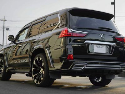 2018 Lexus LX photo 5