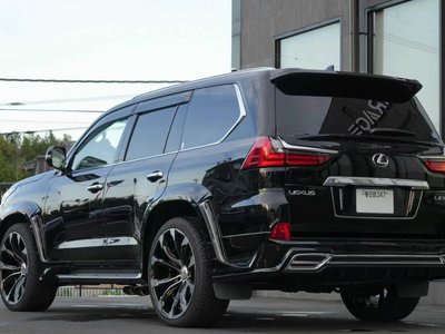 2018 Lexus LX photo 6