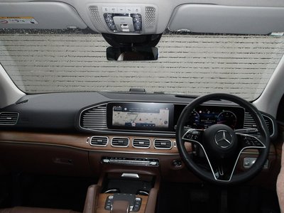 2025 Mercedes-BENZ GLS thumbnail 37