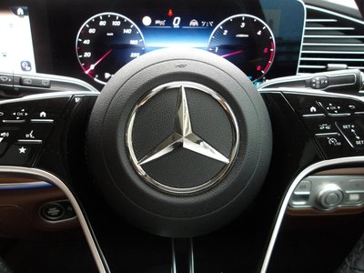 2025 Mercedes-BENZ GLS thumbnail 57