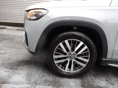 2025 Mercedes-BENZ GLS photo 6