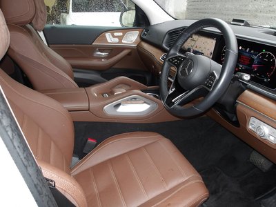 2025 Mercedes-BENZ GLS photo 2