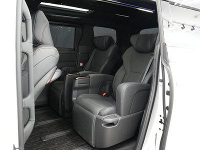 صورة 144 لـ 2023 Toyota ALPHARD