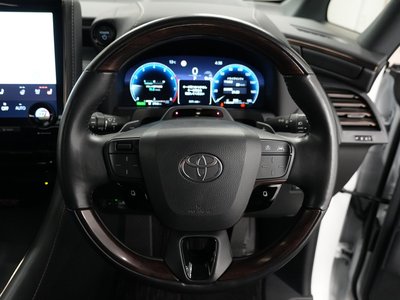 صورة 46 لـ 2023 Toyota ALPHARD