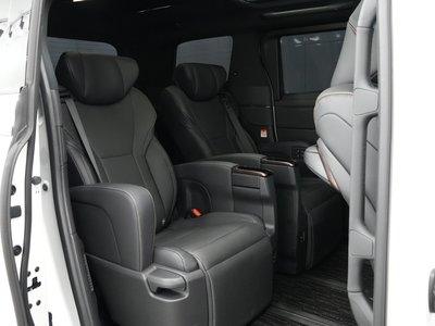 صورة 132 لـ 2023 Toyota ALPHARD