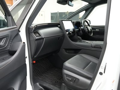 صورة 136 لـ 2023 Toyota ALPHARD