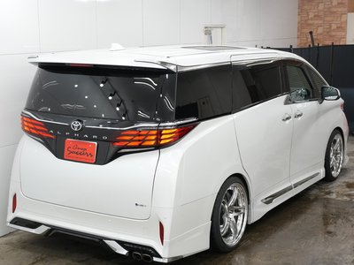صورة 112 لـ 2023 Toyota ALPHARD