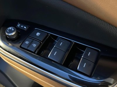 2025 Toyota CROWN ESTATE thumbnail 36