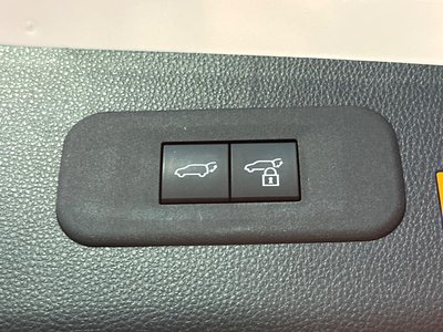2025 Toyota CROWN ESTATE thumbnail 27