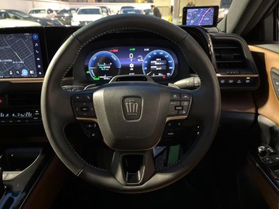 2025 Toyota CROWN ESTATE photo 11
