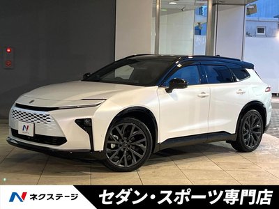 2025 Toyota CROWN ESTATE photo 1