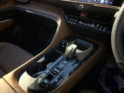 2025 Toyota CROWN ESTATE thumbnail 41