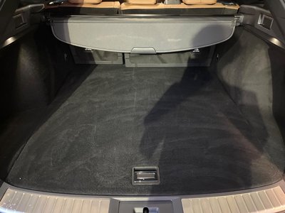 2025 Toyota CROWN ESTATE photo 10