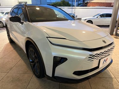 2025 Toyota CROWN ESTATE photo 16