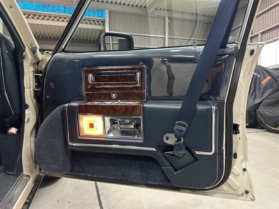 1992 Cadillac FLEETWOOD — миниатюра 18