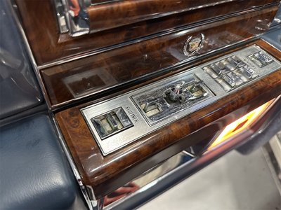 1992 Cadillac FLEETWOOD — миниатюра 19