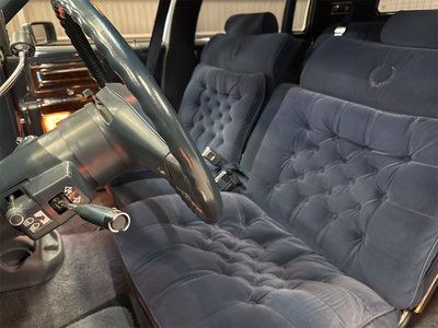 1992 Cadillac FLEETWOOD — миниатюра 22