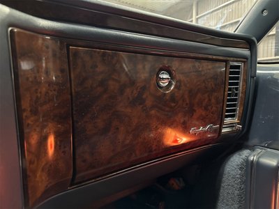 1992 Cadillac FLEETWOOD — миниатюра 46