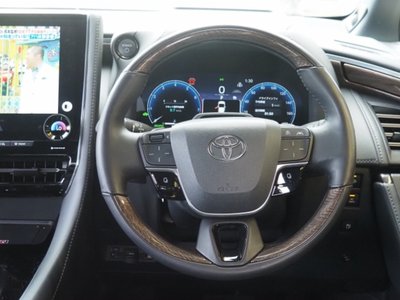 صورة 48 لـ 2023 Toyota VELLFIRE