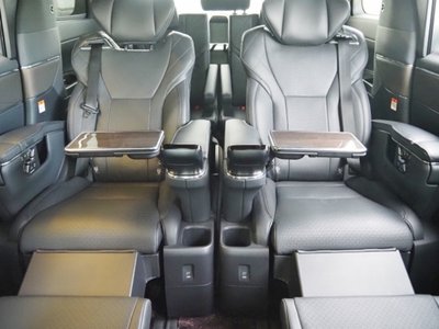 صورة 34 لـ 2023 Toyota VELLFIRE