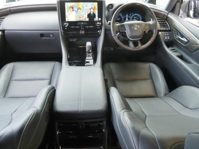 صورة 29 لـ 2023 Toyota VELLFIRE