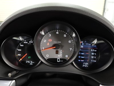 2018 Porsche 718 thumbnail 54