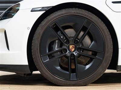 2024 Porsche TAYCAN photo 6