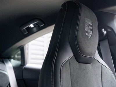 2024 Porsche TAYCAN thumbnail 28