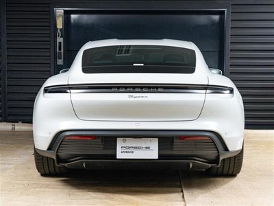 2024 Porsche TAYCAN photo 5