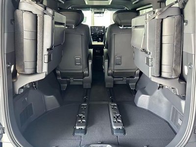 2026 Toyota ALPHARD photo 3