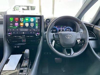 2026 Toyota ALPHARD photo 4