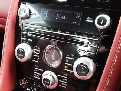 2012 Aston Martin V8 缩略图 38