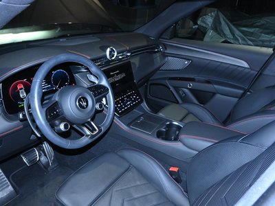 صورة 11 لـ 2023 Maserati GRECALE