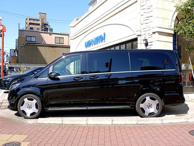 2025 Mercedes-BENZ V-CLASS photo 3