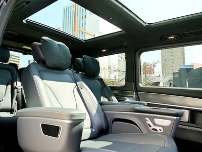 2025 Mercedes-BENZ V-CLASS photo 12