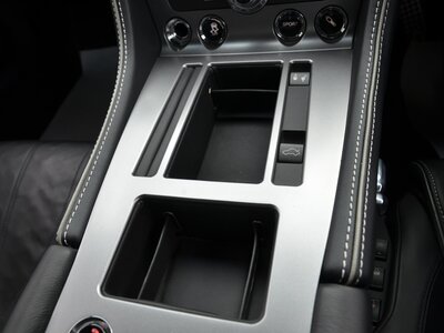 صورة 27 لـ 2013 Aston Martin VIRAGE