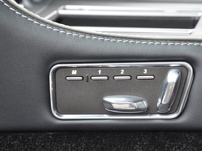 صورة 41 لـ 2013 Aston Martin VIRAGE
