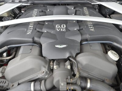 صورة 48 لـ 2013 Aston Martin VIRAGE