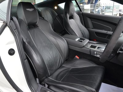 صورة 31 لـ 2013 Aston Martin VIRAGE