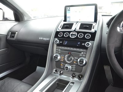 صورة 19 لـ 2013 Aston Martin VIRAGE
