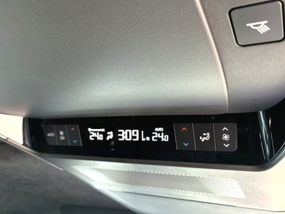 2026 Toyota ALPHARD — фото 28