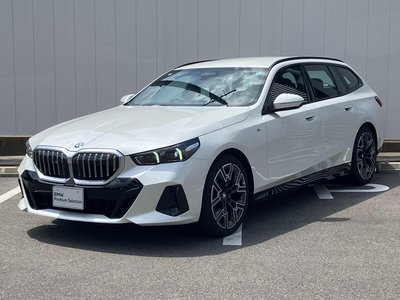 2025 BMW 5 SERIES TOURING 照片 1