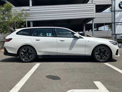 2025 BMW 5 SERIES TOURING 照片 12