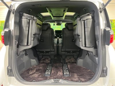 صورة 11 لـ 2023 Toyota ALPHARD