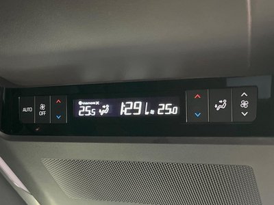 صورة 45 لـ 2023 Toyota ALPHARD
